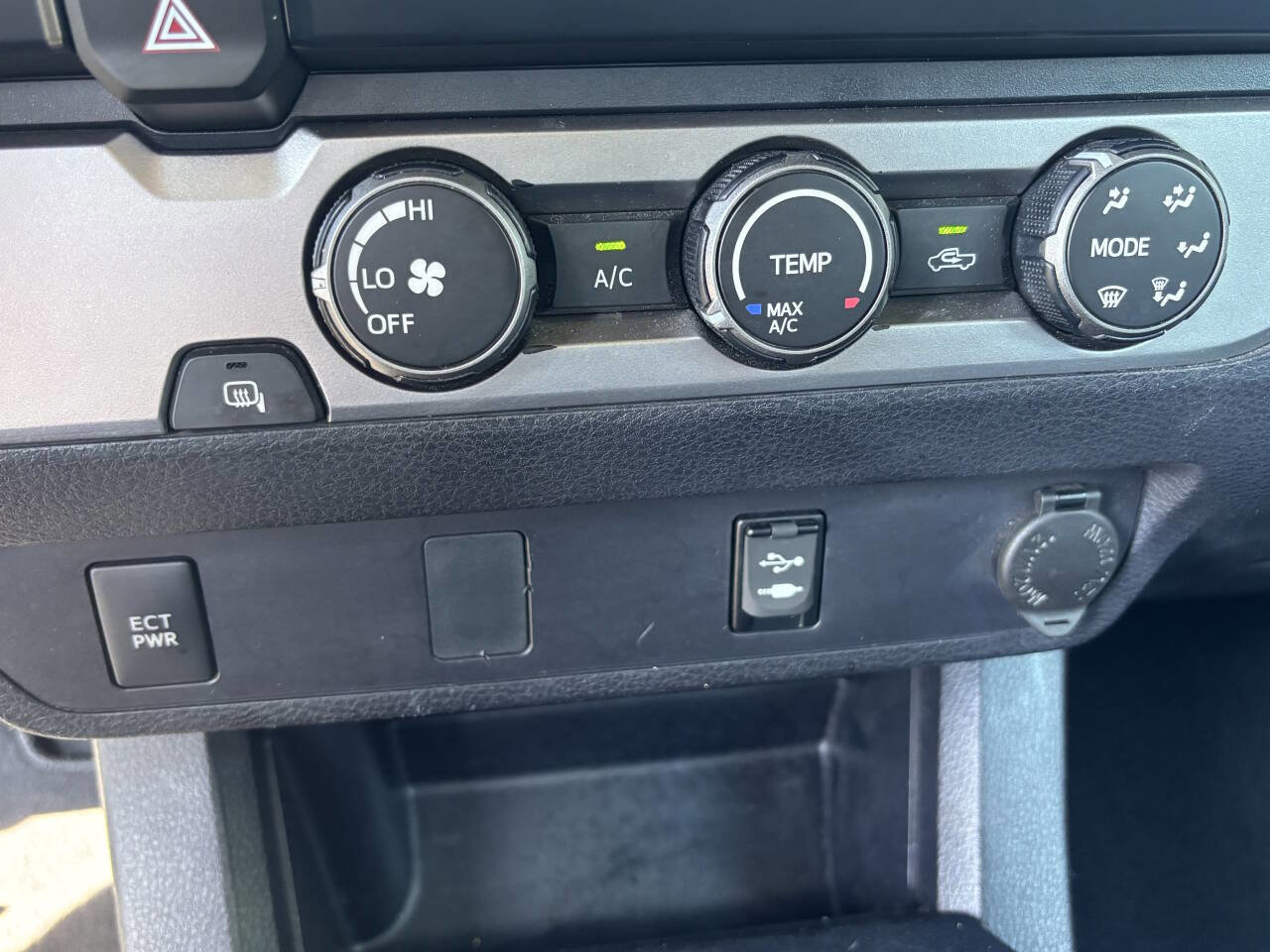 Used 2019 Toyota Tacoma SR image 17