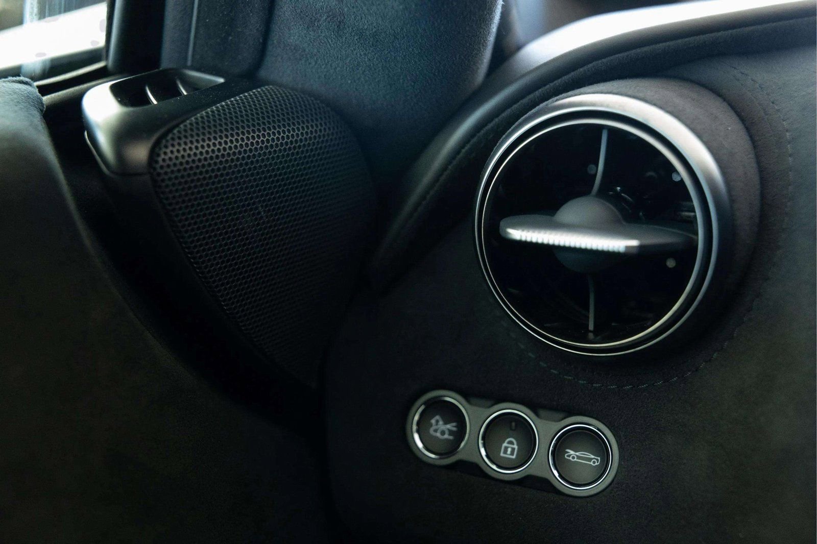 New 2026 McLaren 750S image 43