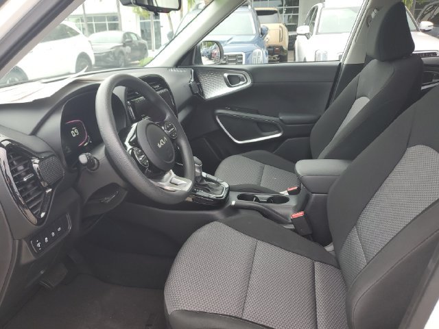 Certified 2024 Kia Soul S FWD image 17