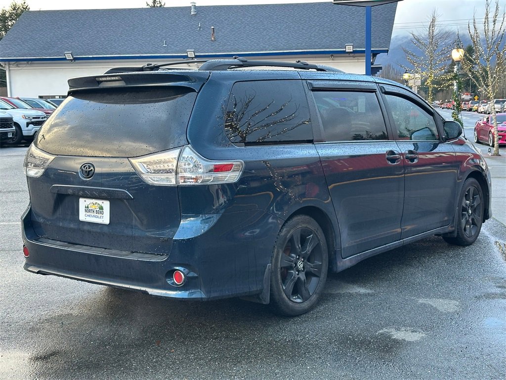 Used 2011 Toyota Sienna SE image 6