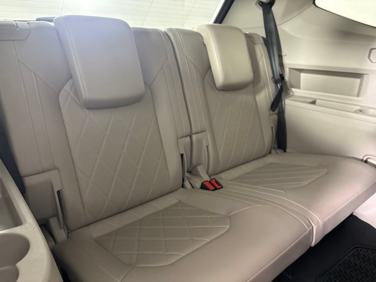 Used 2024 Volkswagen Atlas SEL Premium R-Line AWD/4WD image 29