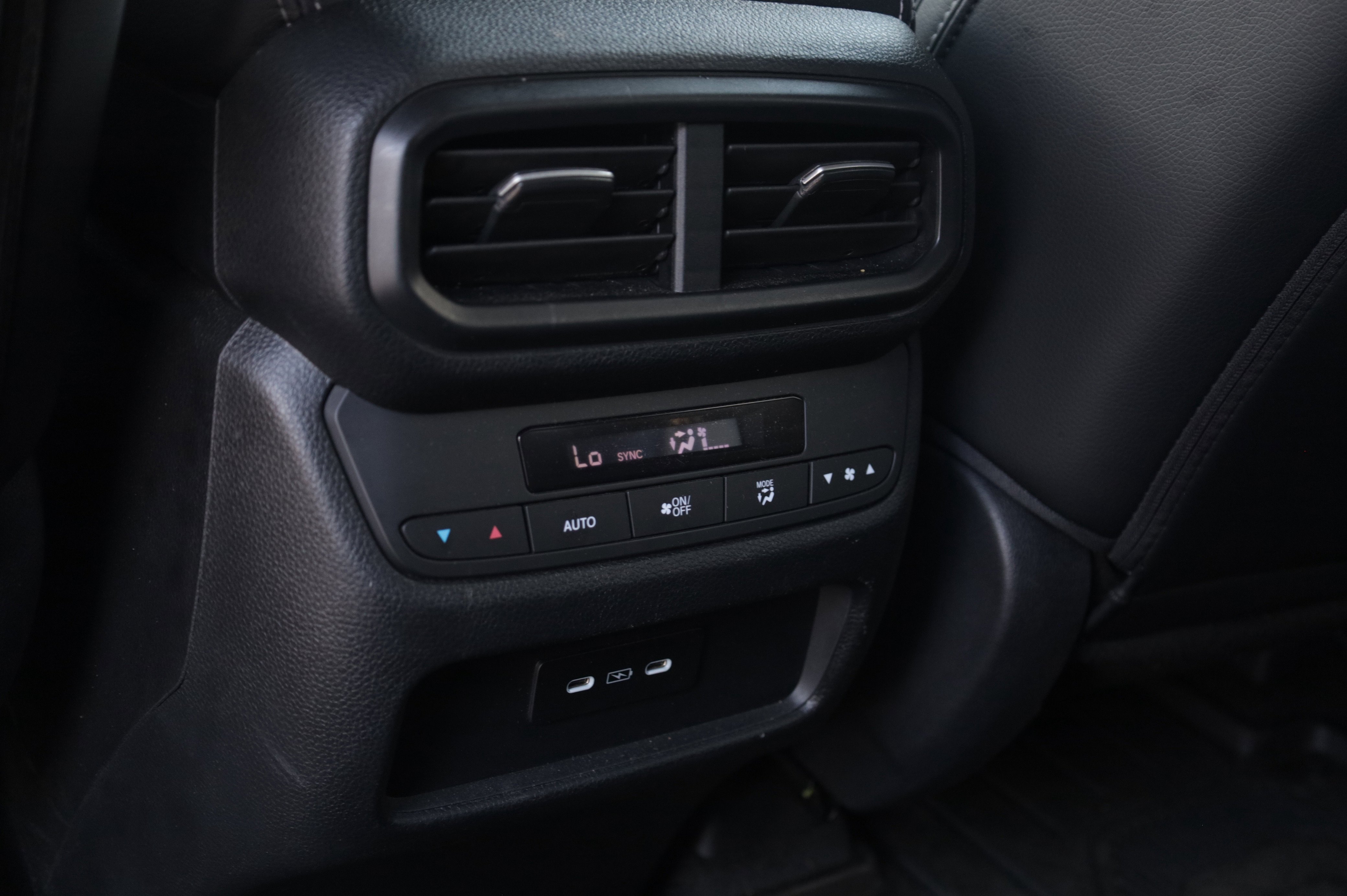Used 2025 Honda Pilot EX-L image 13