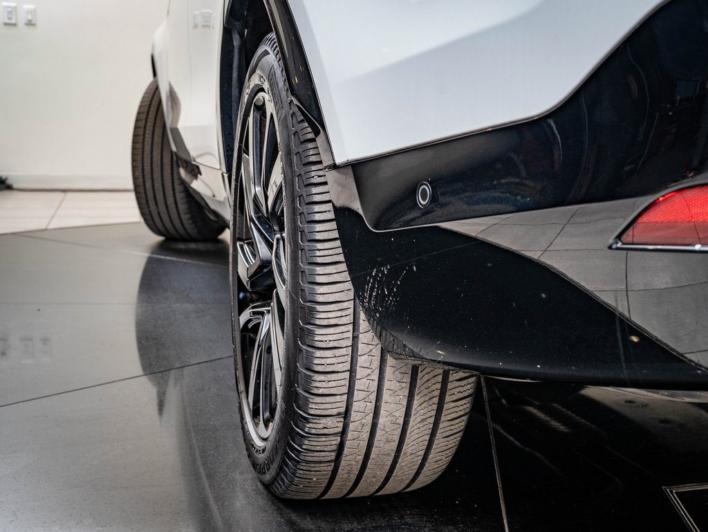 Used 2023 Land Rover Discovery S R-Dynamic image 39