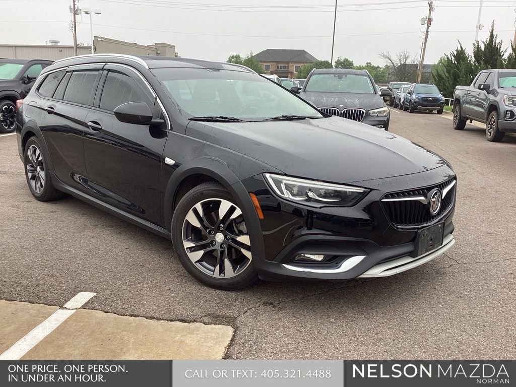 Used 2018 Buick Regal Essence w/ Driver Confidence Package #1 AWD/4WD image 3