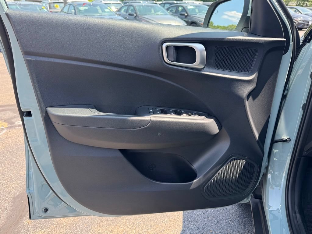 Certified 2026 Hyundai Venue SEL FWD image 37