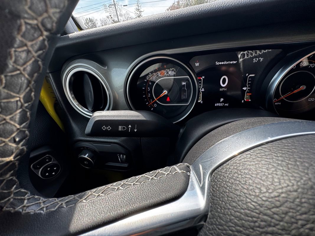 Used 2023 Jeep Wrangler Unlimited Sahara AWD/4WD image 18