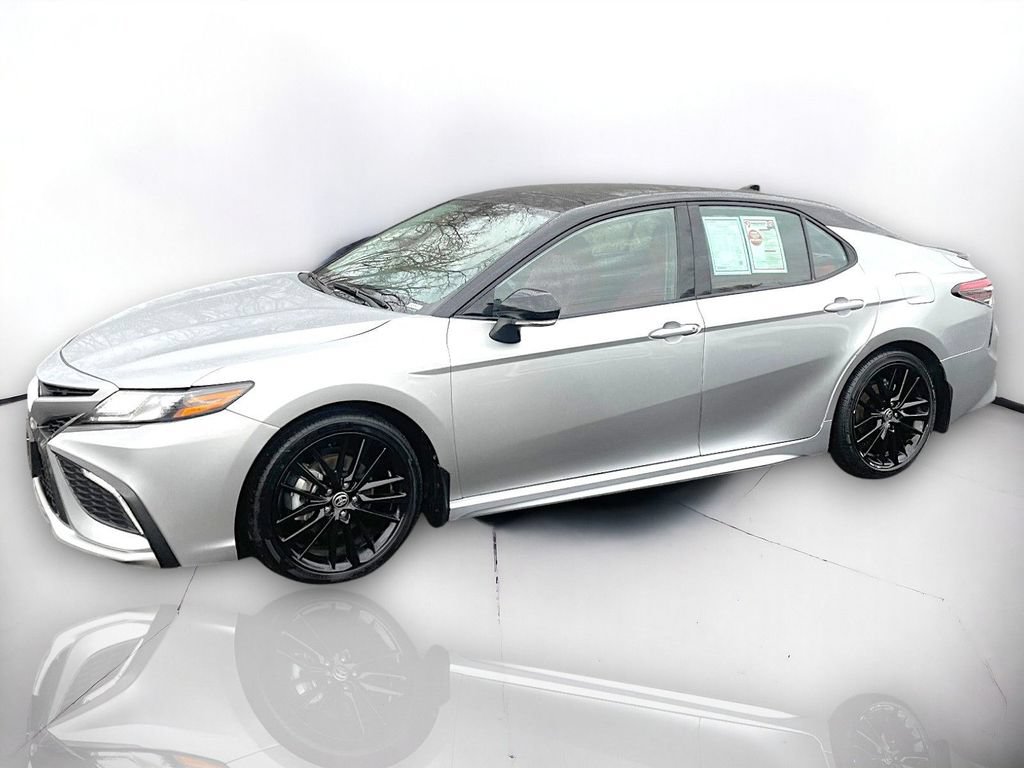 Used 2024 Toyota Camry XSE FWD image 2