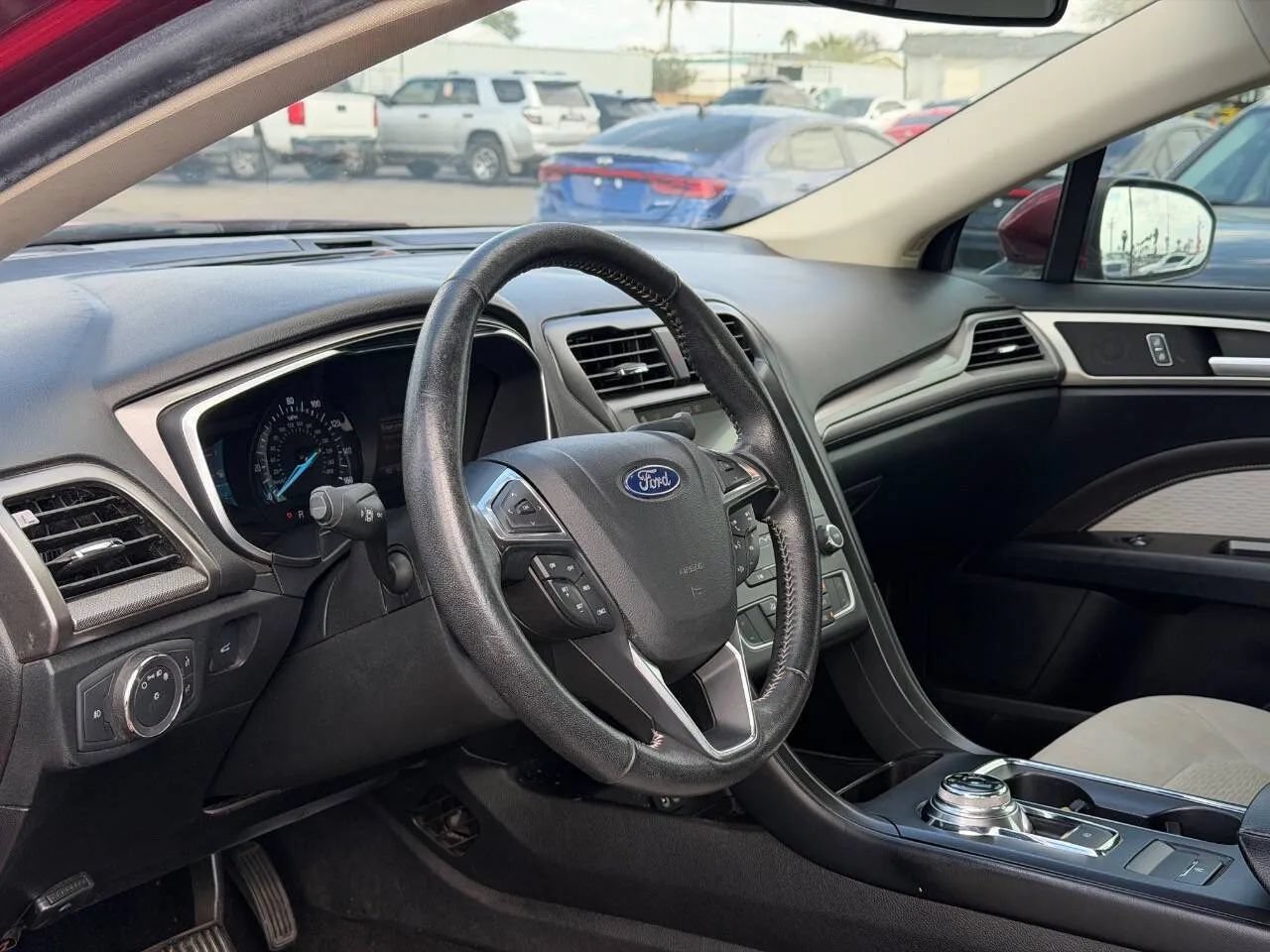 Used 2019 Ford Fusion SE w/ Equipment Group 151A FWD image 18
