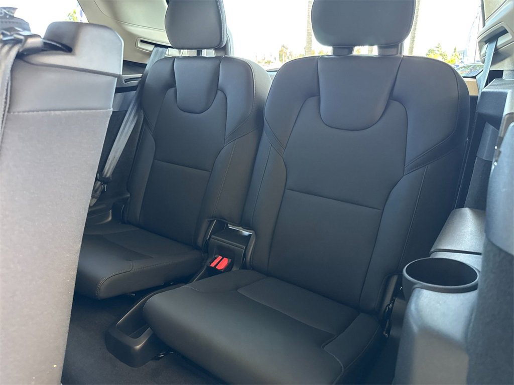Certified 2025 Volvo XC90 B6 Plus image 14