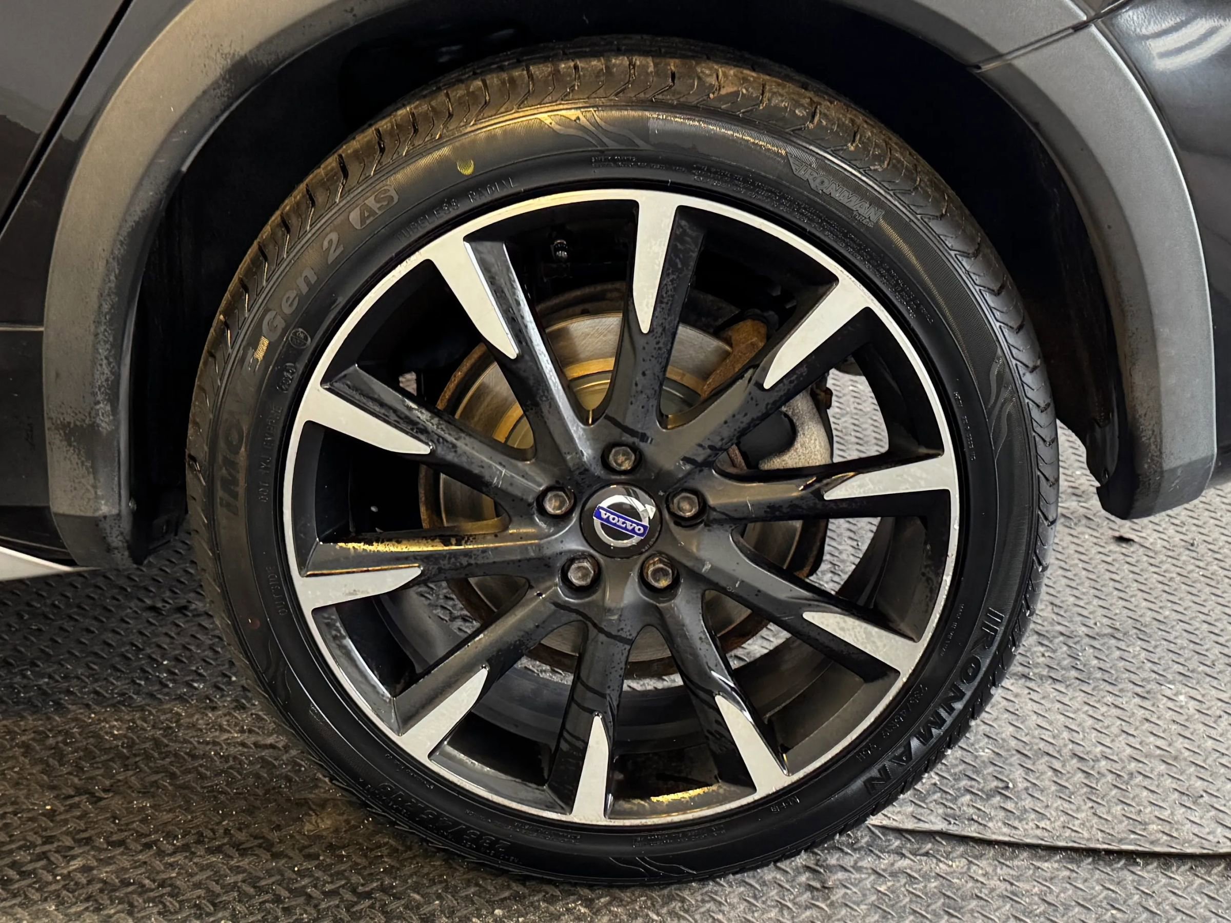 Used 2017 Volvo V60 T5 Cross Country w/ Convenience Package image 11