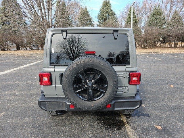 Used 2023 Jeep Wrangler Unlimited Sahara image 5