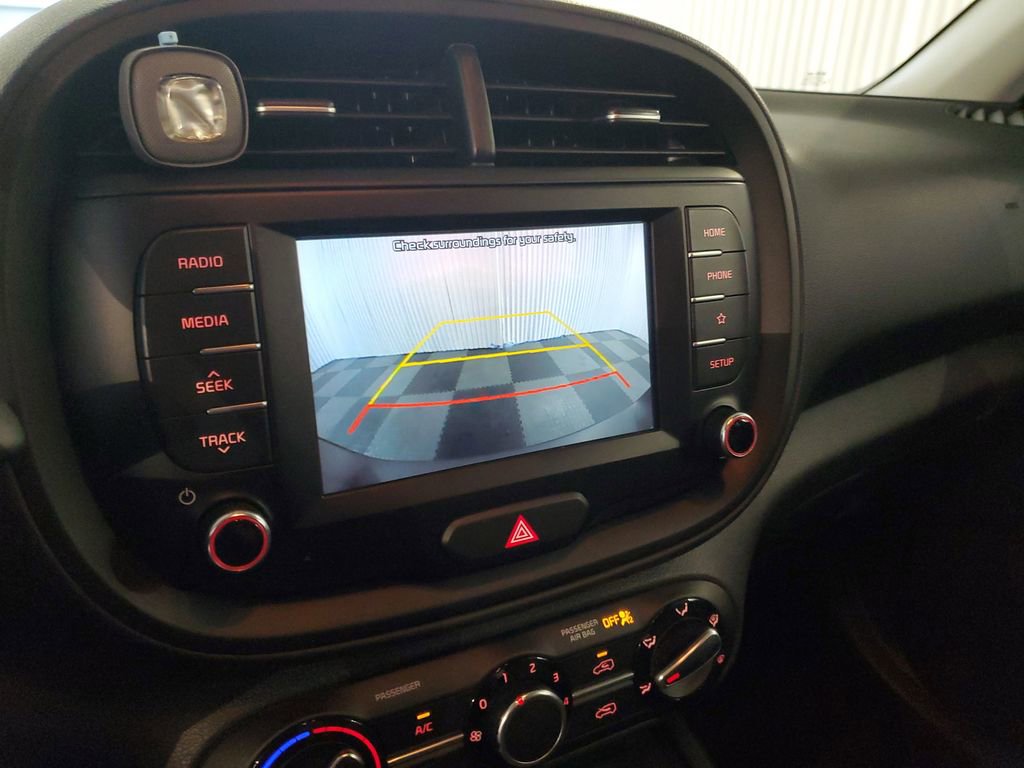 Used 2020 Kia Soul LX FWD image 28