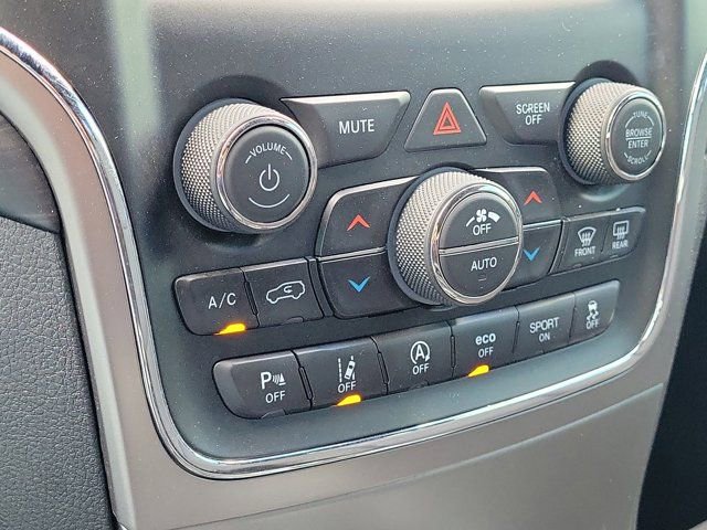 Used 2021 Jeep Grand Cherokee Laredo image 26