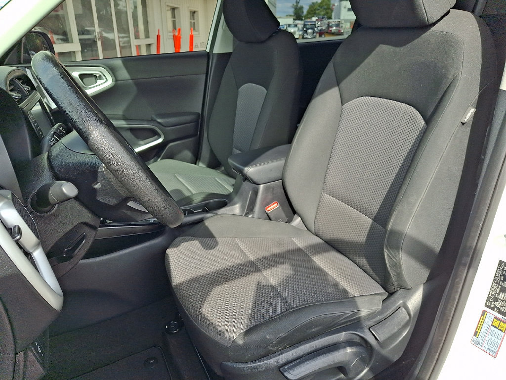 Used 2020 Kia Soul LX FWD image 14