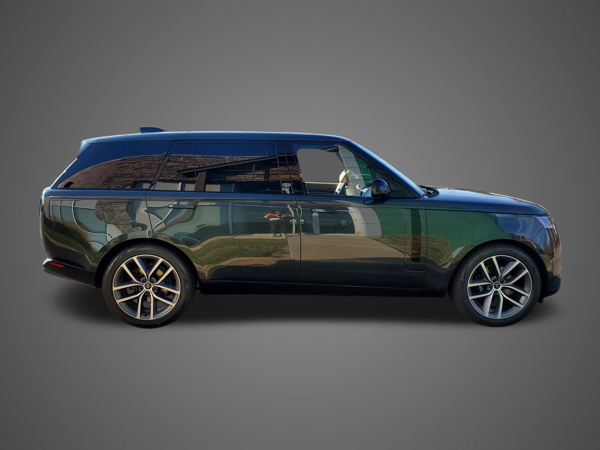 New 2027 Land Rover Range Rover Long Wheelbase SE AWD/4WD image 4