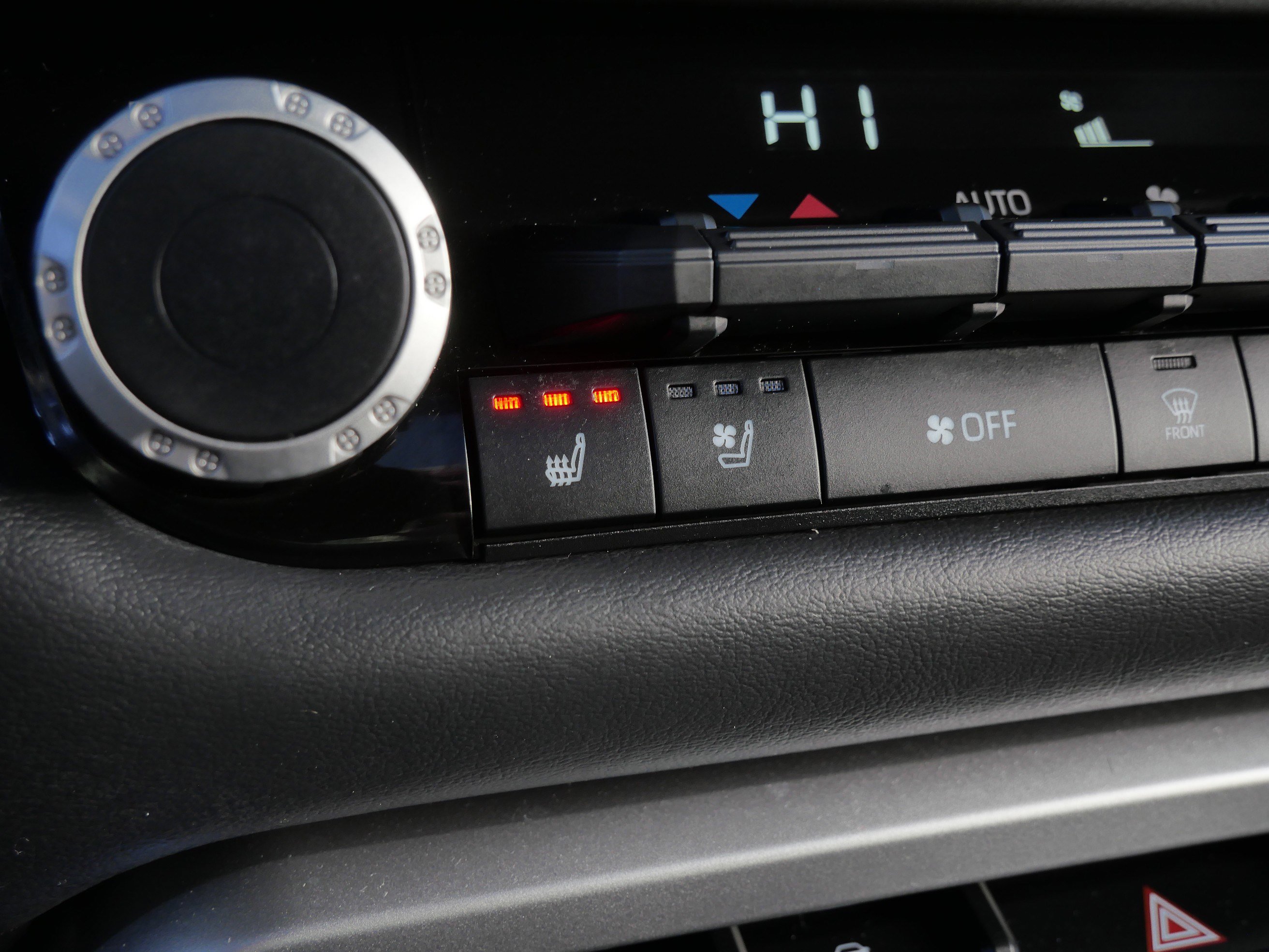 Used 2025 Toyota Tundra Platinum image 31