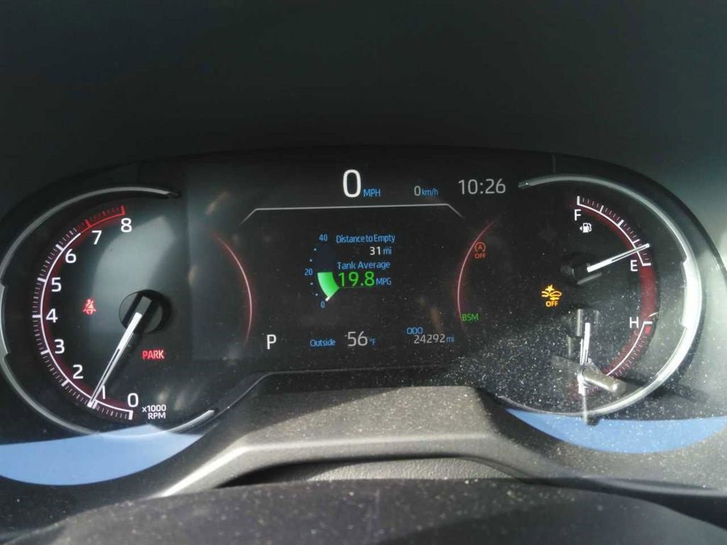 Used 2025 Toyota RAV4 XLE image 5