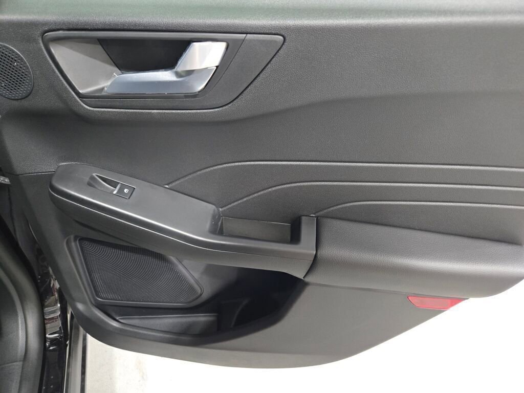 New 2025 Ford Escape ST-Line Elite w/ Tech Pack #2 image 9