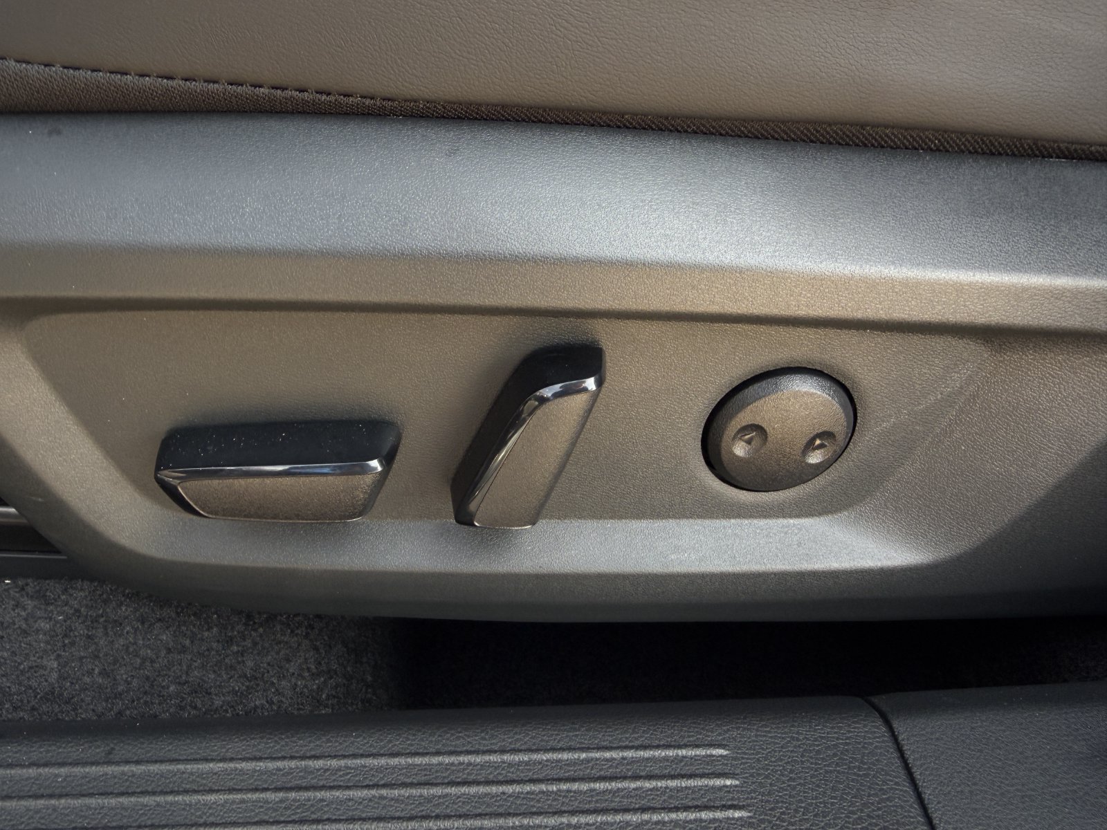 Used 2026 Nissan Rogue Dark Armor FWD image 28