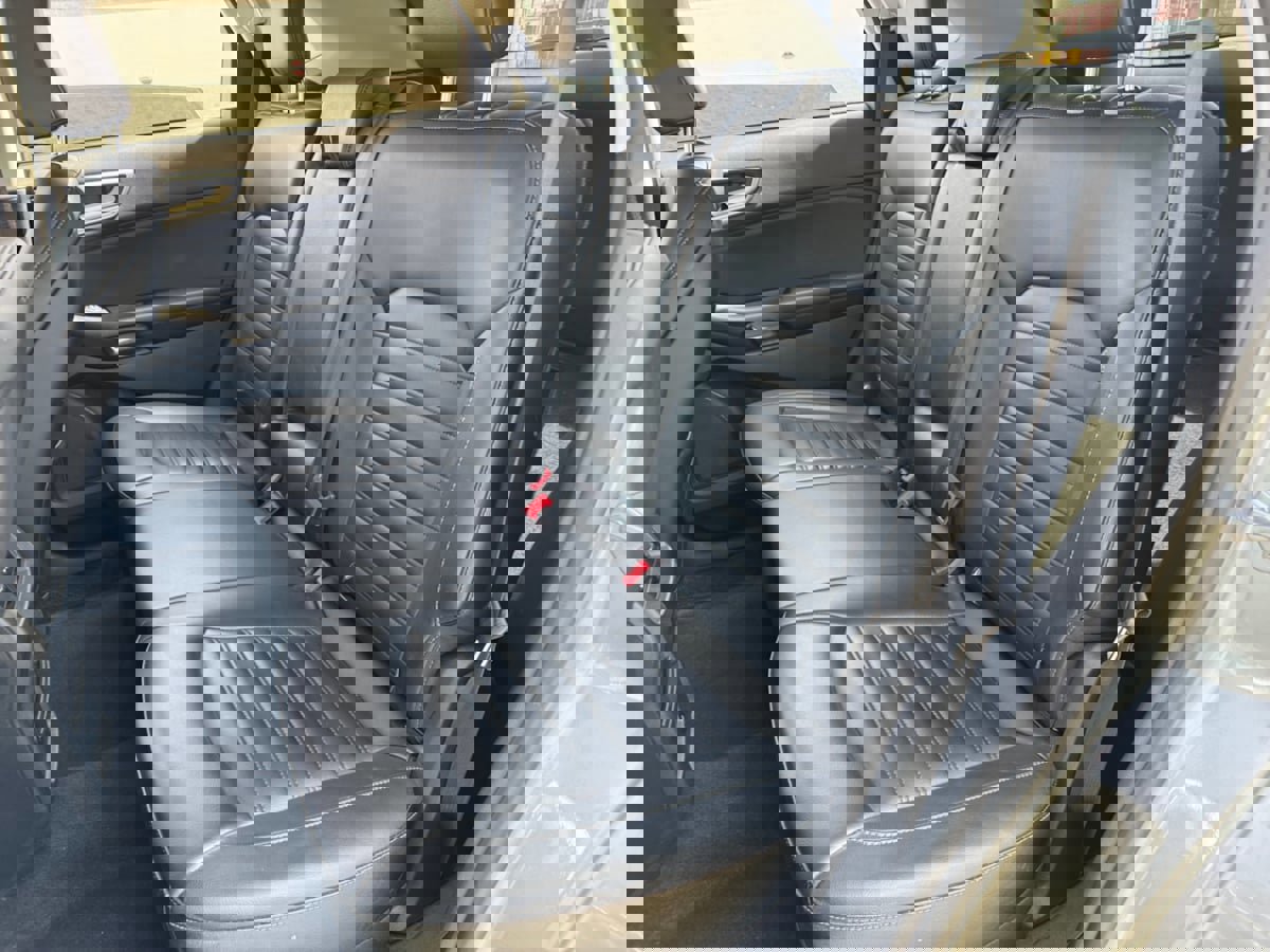 Used 2024 Ford Edge SEL image 18