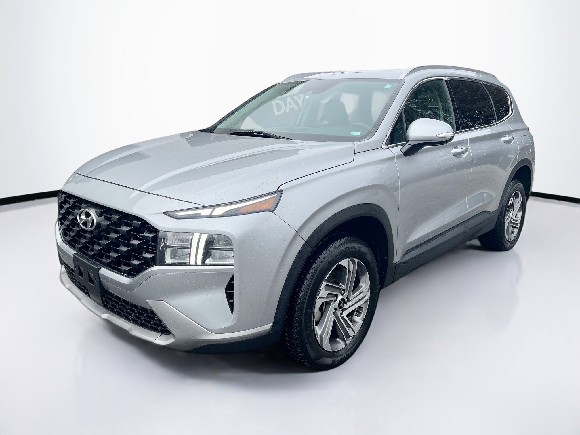 Used 2023 Hyundai Santa Fe SEL image 3