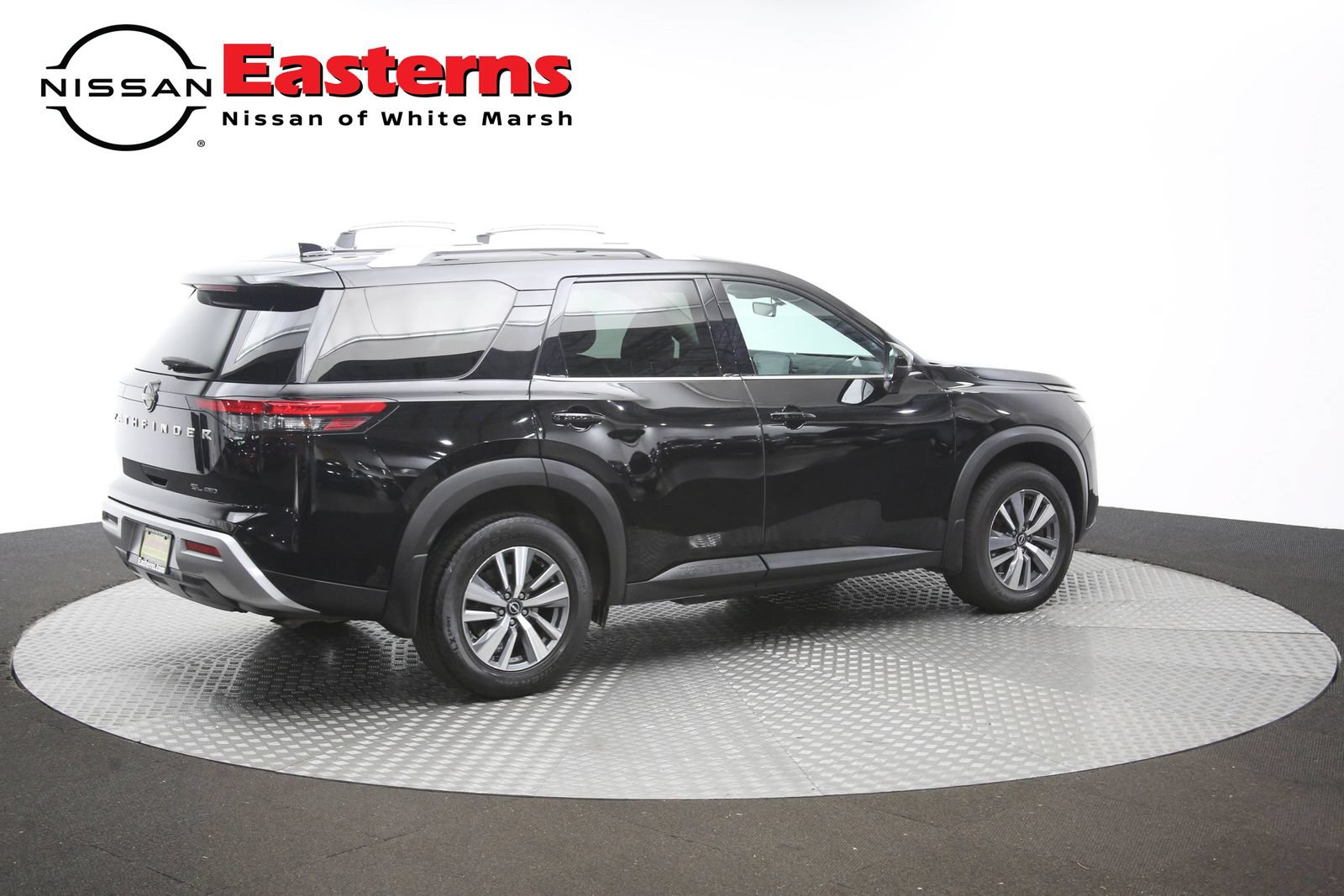 Used 2023 Nissan Pathfinder SL AWD/4WD image 42