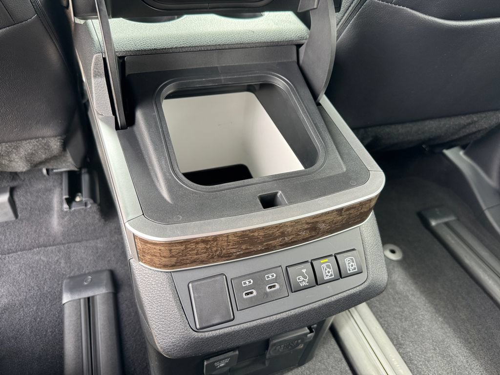 Certified 2026 Toyota Sienna Platinum AWD/4WD image 33