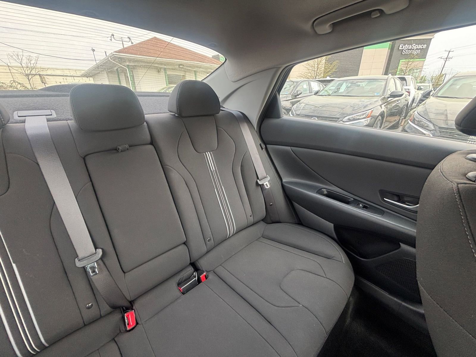 Used 2025 Hyundai Elantra SEL FWD image 40