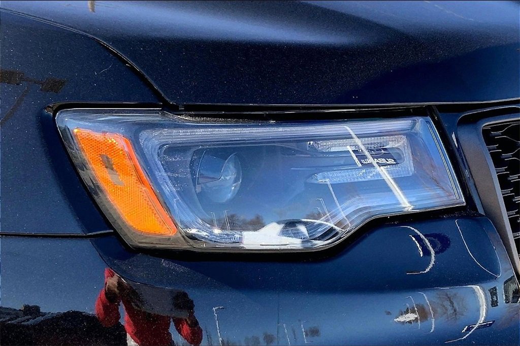 Used 2020 Jeep Grand Cherokee Limited X image 30