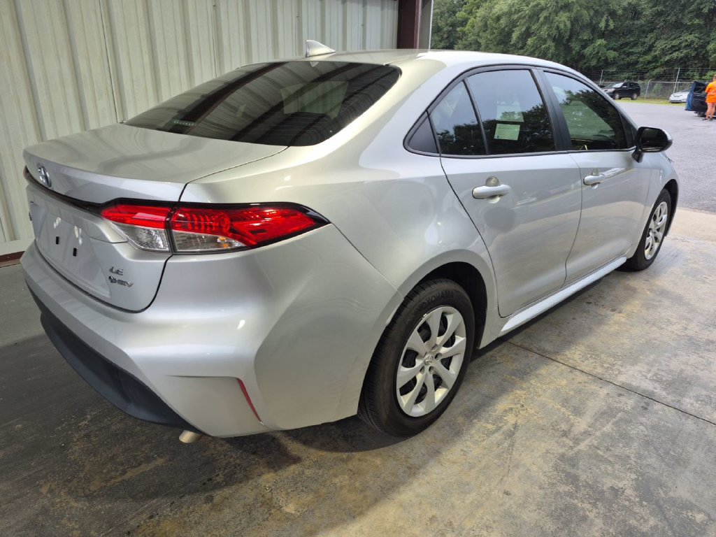 Used 2025 Toyota Corolla LE FWD image 3