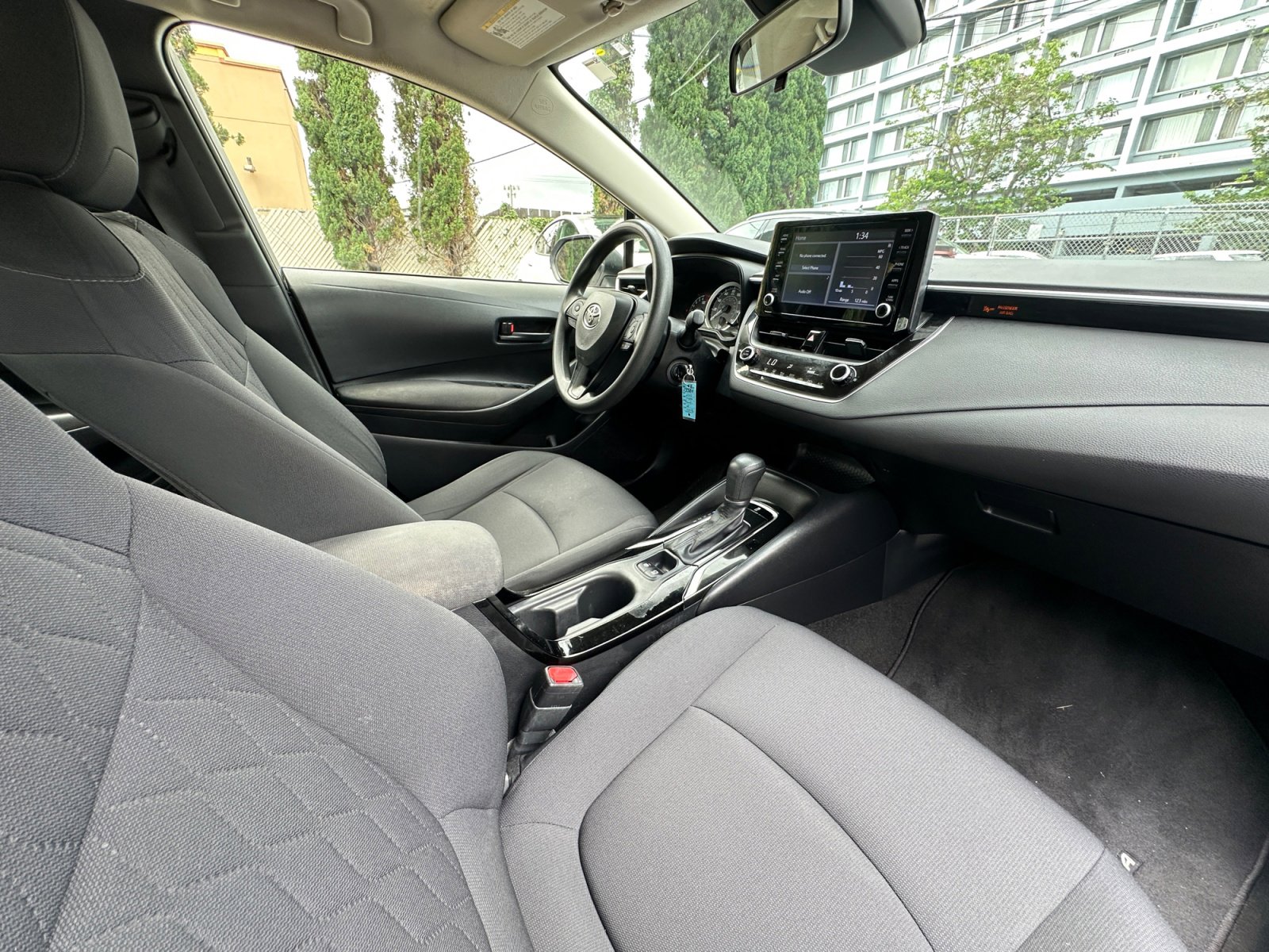 Used 2022 Toyota Corolla LE FWD image 18