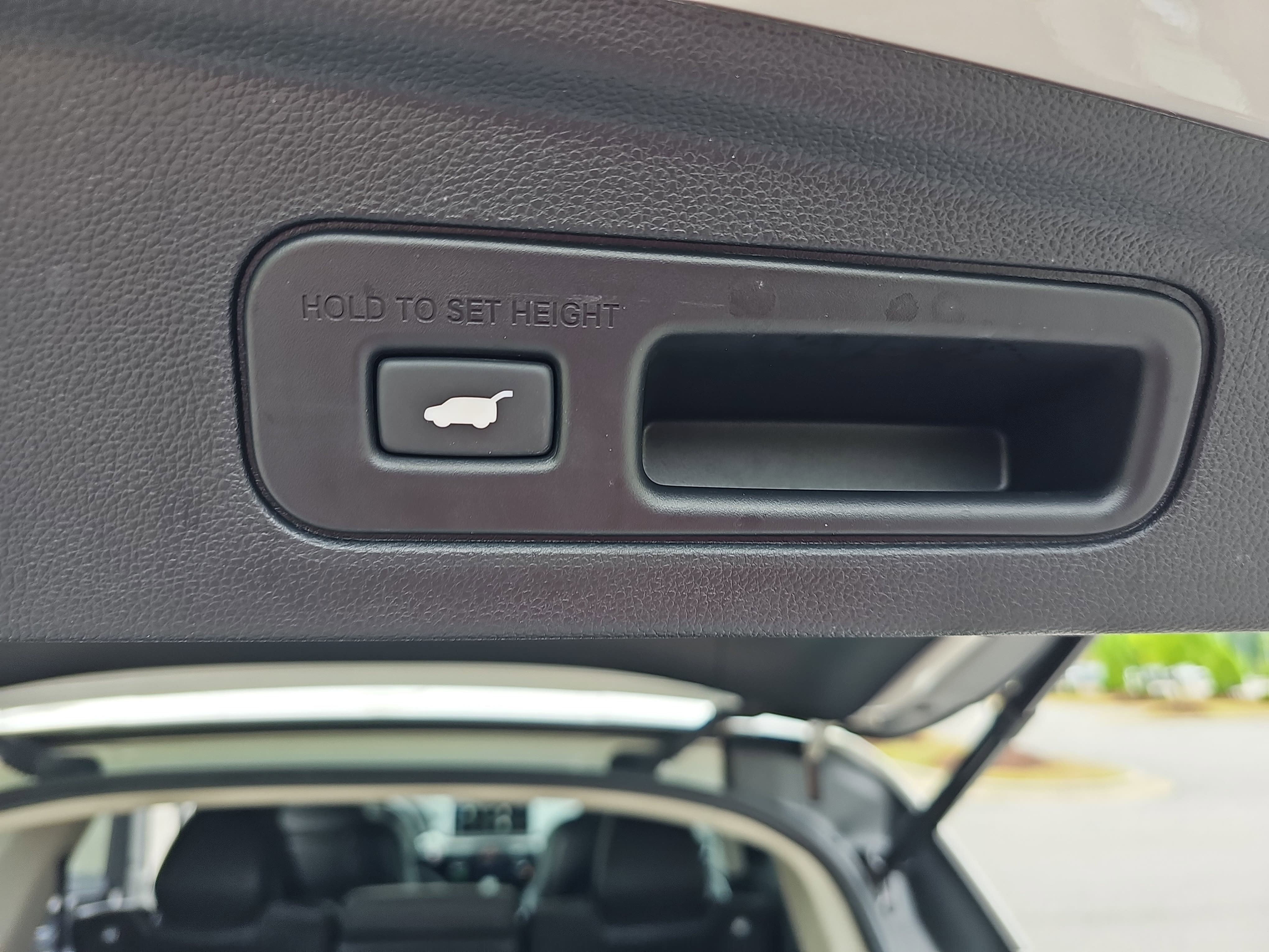 Certified 2025 Acura MDX FWD w/ Technology Package image 14