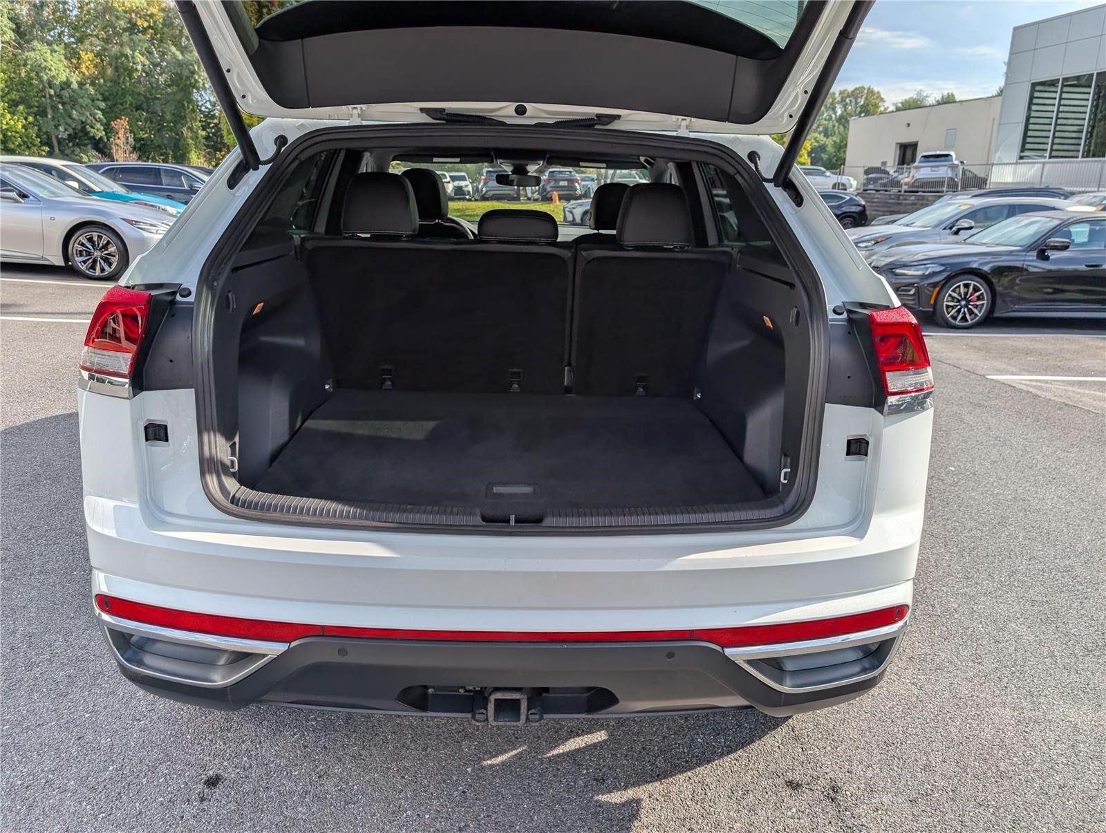 Used 2021 Volkswagen Atlas Cross Sport SEL Premium AWD/4WD image 13
