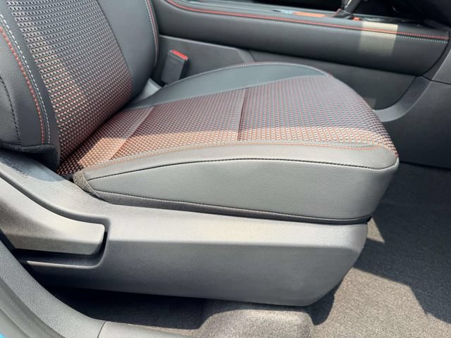 New 2026 Nissan Kicks SR w/ Cold Weather Package FWD image 9