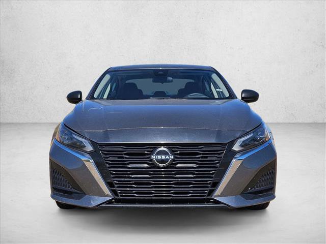 Used 2024 Nissan Altima 2.5 SV image 2