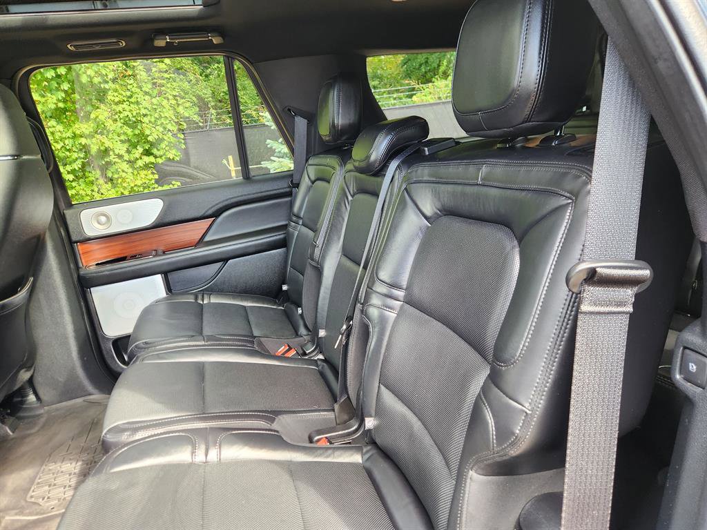 Used 2021 Lincoln Navigator Reserve w/ Luxury Package image 29