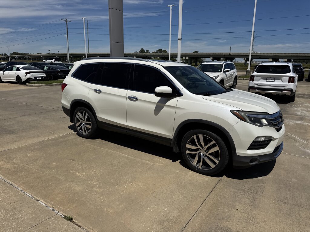 Used 2017 Honda Pilot Elite image 12