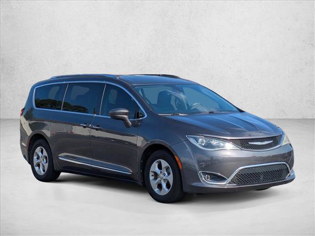 Used 2017 Chrysler Pacifica Touring-L Plus FWD video 3