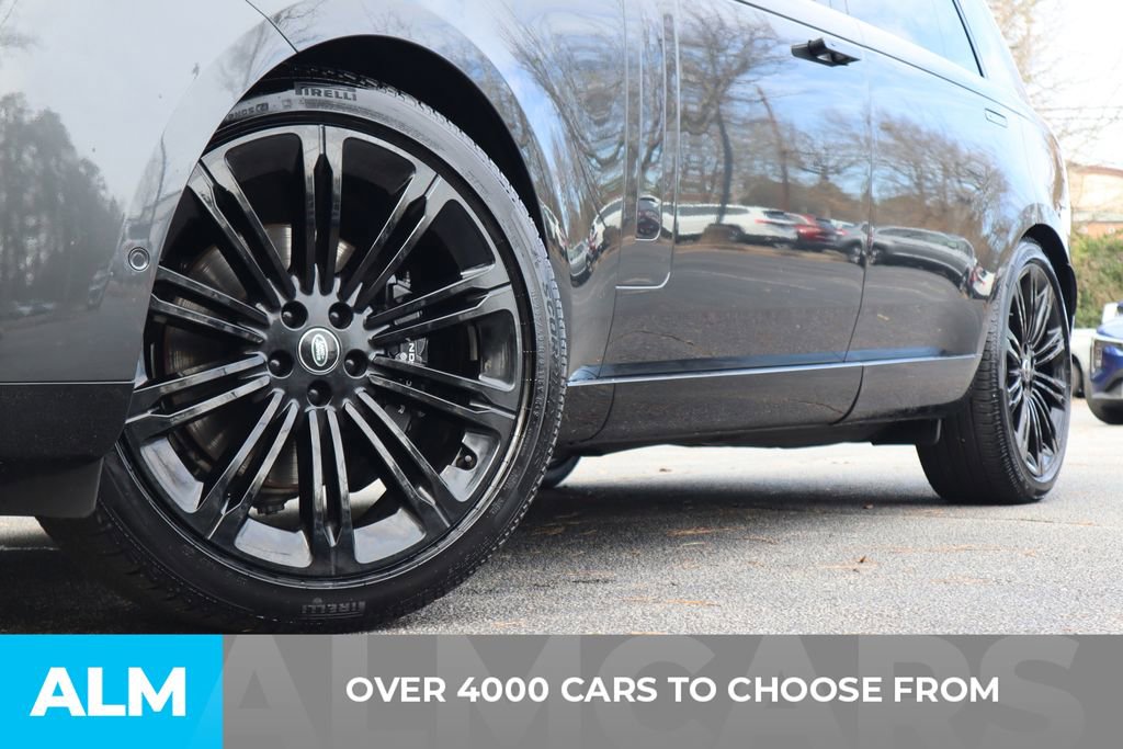 Used 2025 Land Rover Range Rover Long Wheelbase SE image 3