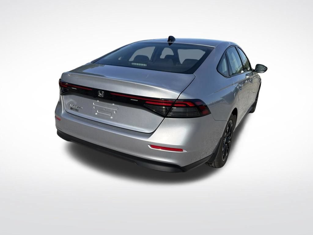 Used 2025 Honda Accord SE image 15