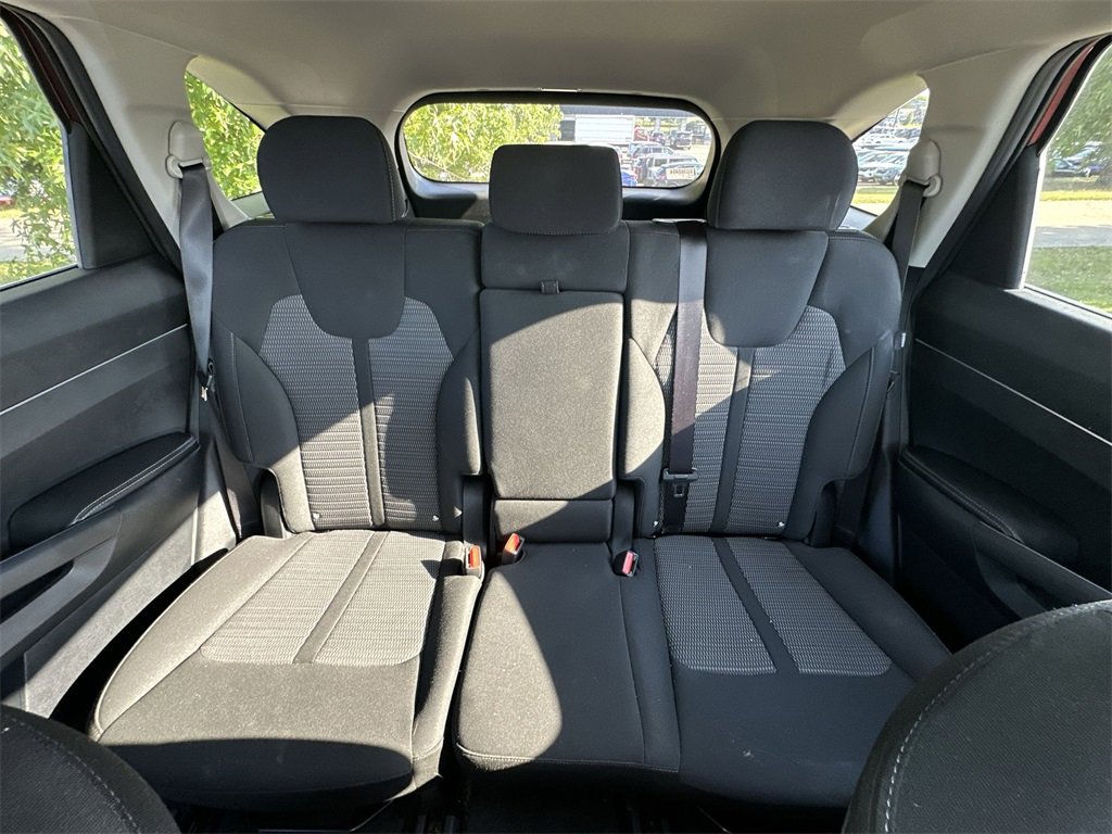 Used 2025 Kia Sorento LX image 21