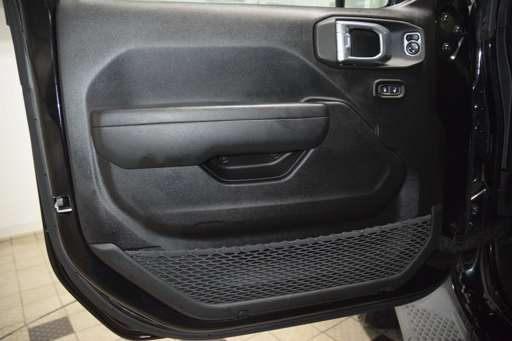Used 2024 Jeep Wrangler Unlimited Sport AWD/4WD image 39
