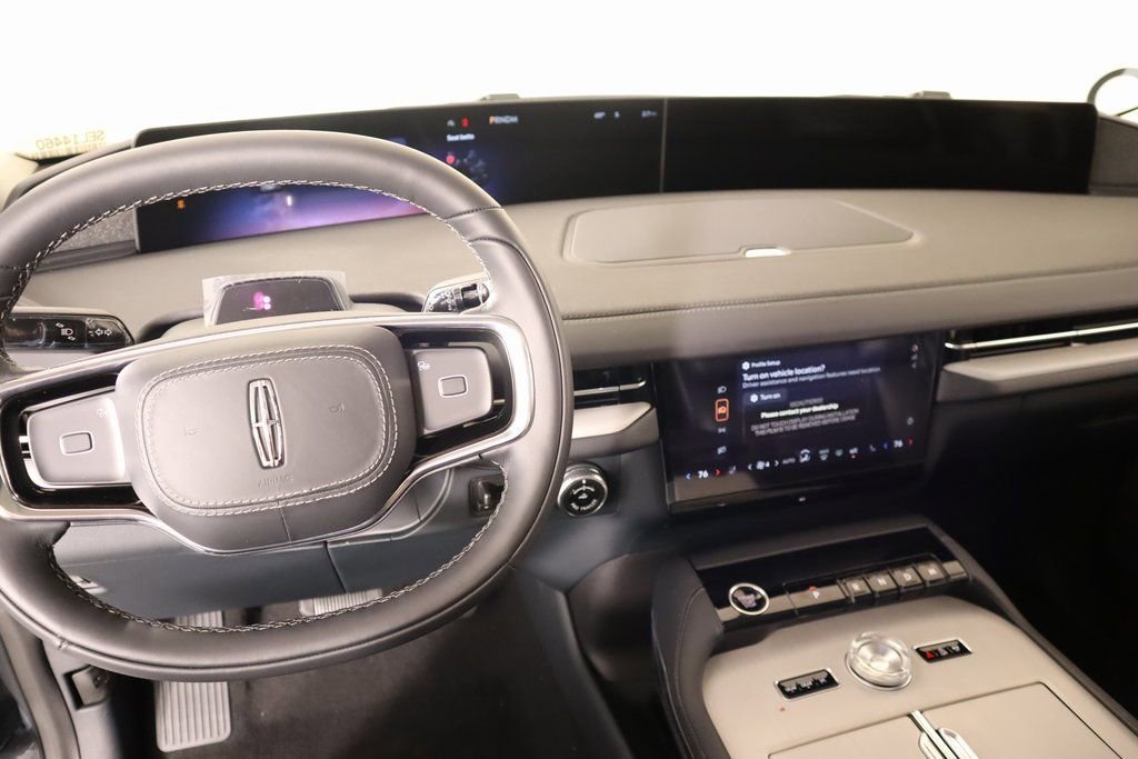 New 2025 Lincoln Navigator Reserve image 5