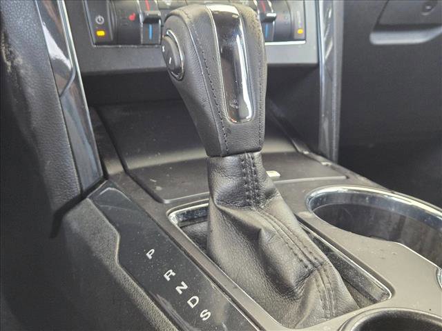 Used 2018 Ford Explorer XLT w/ Equipment Group 202A FWD image 12