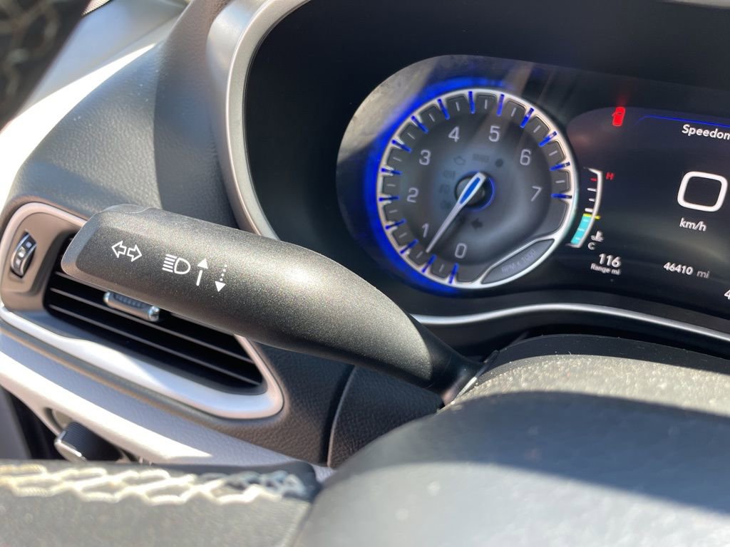 Used 2022 Chrysler Pacifica Touring-L FWD image 15