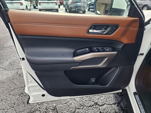 Used 2024 Nissan Pathfinder Platinum w/ Cargo Package image 9