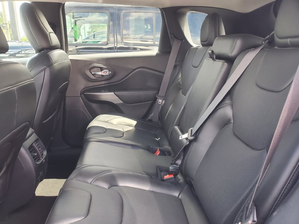 Used 2020 Jeep Cherokee Limited AWD/4WD image 28