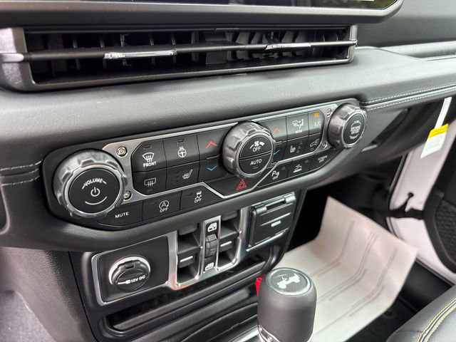 New 2026 Jeep Wrangler Unlimited Sahara AWD/4WD image 23