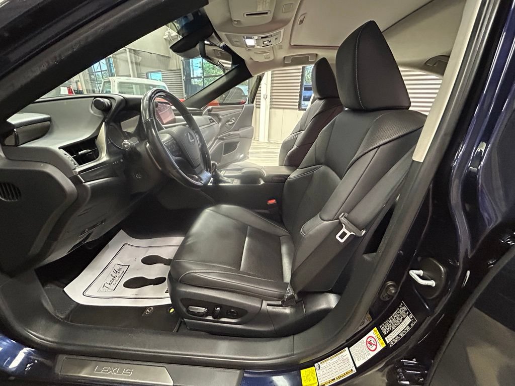 Used 2019 Lexus ES 300h w/ Premium Package FWD image 57