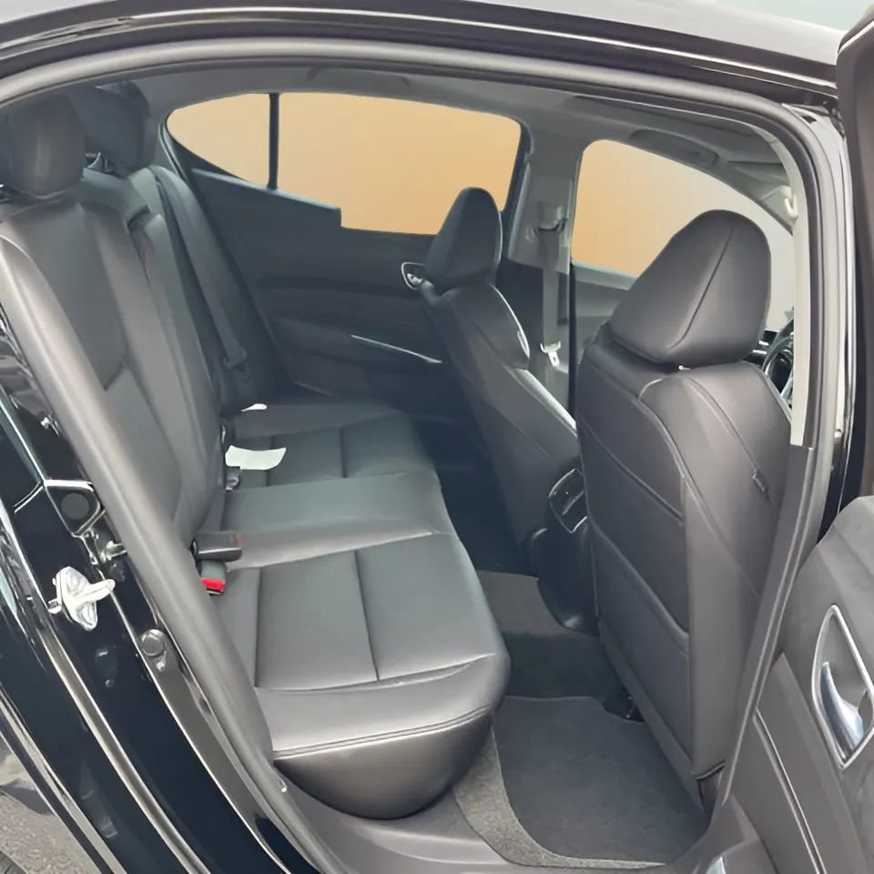 Used 2018 Acura TLX image 12